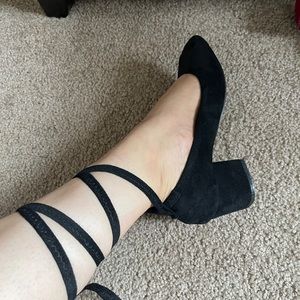 Black low heel forever 21 size 5 1/2